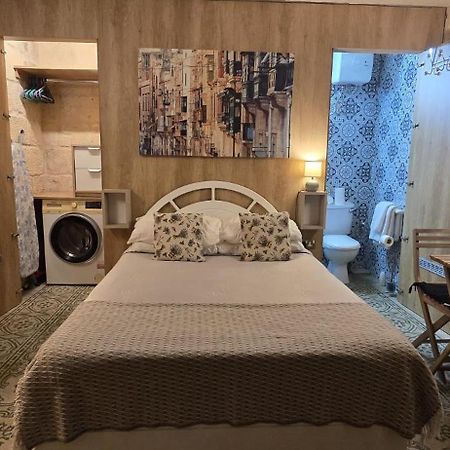 Servants' Quarters Studio Apartment Valeta Exterior foto