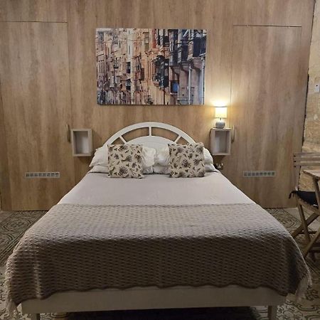 Servants' Quarters Studio Apartment Valeta Exterior foto